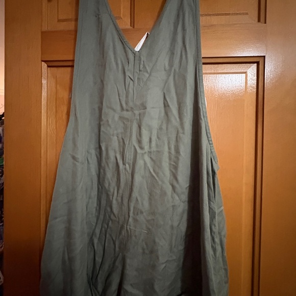 Sleeveless Olive Green Button-Front Women's overalls - Picture 2 of 3